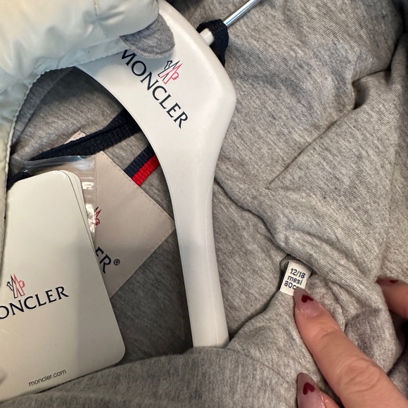 Moncler white down jacket - authentic - Picture 3 of 3